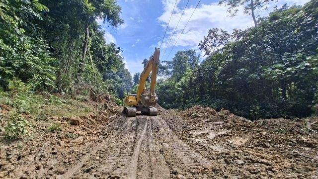 Akses ke Desa Tongauna Ueesi, Semula jadi Kubangan sekarang Mulus Dilalui