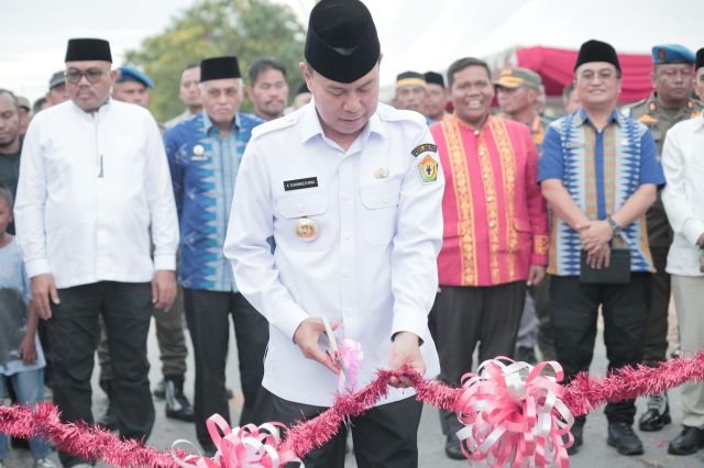 Gubernur Sultra meresmikan Gerbang Batas Kabupaten Koltim-Konawe