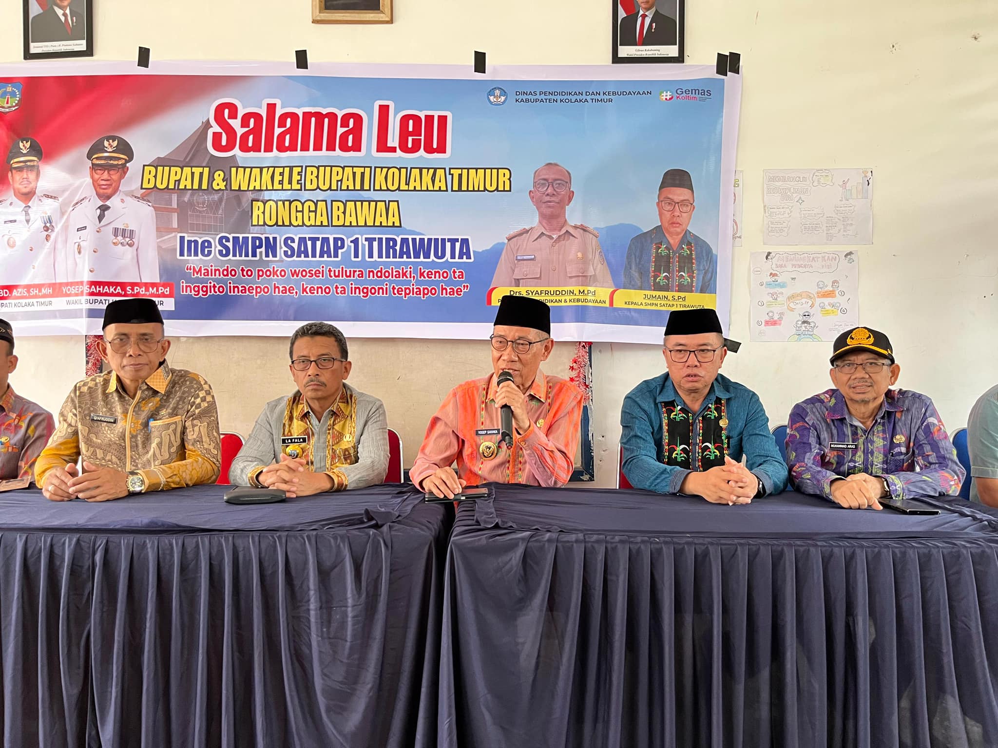 Wakil Bupati Koltim melakukan Sidak Penggunaan Bahasa Daerah Tolaki di SDN 1 Simbune dan SMP SATAP 1 Tirawuta