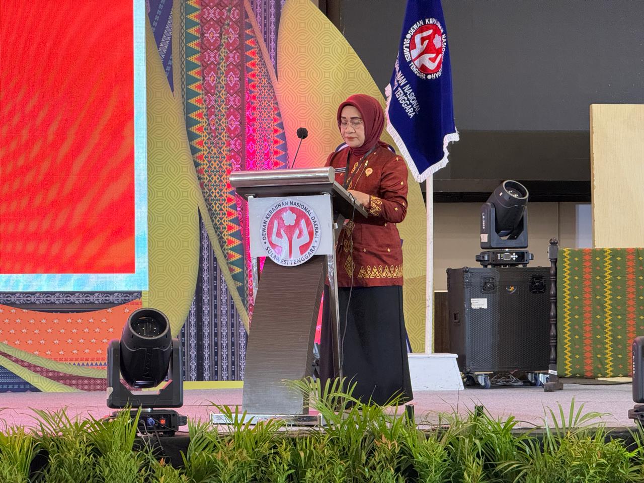 Dekranasda Koltim Paparkan Program Unggulan dan Tantangan Daerah di Rakerda Sulawesi Tenggara 2025