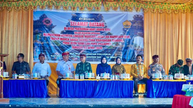 Pemda Koltim Hadiri Upacara Memungkah Ngenteg Linggih, Ngusaba Desa dan Mapahayu Nini di Desa Wia-Wia