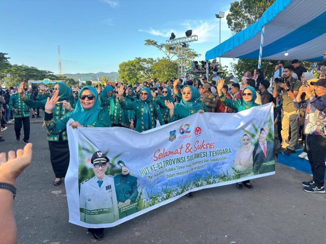 Penuh Warna dan Budaya, Pemda Koltim Meriahkan “Harmoni Sultra 2026” HUT ke-62 Sultra di Kendari