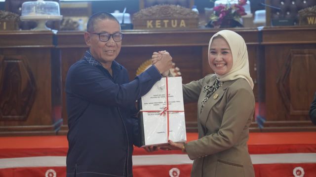 Rapat Paripurna DPRD Kolaka Timur Sahkan APBD Perubahan Tahun Anggaran 2025