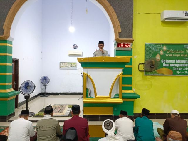 Safari Ramadhan di Masjid Nurul Yaqin Atula, Bupati Ajak Masyarakat Tingkatkan Iman dan Perkuat Persatuan