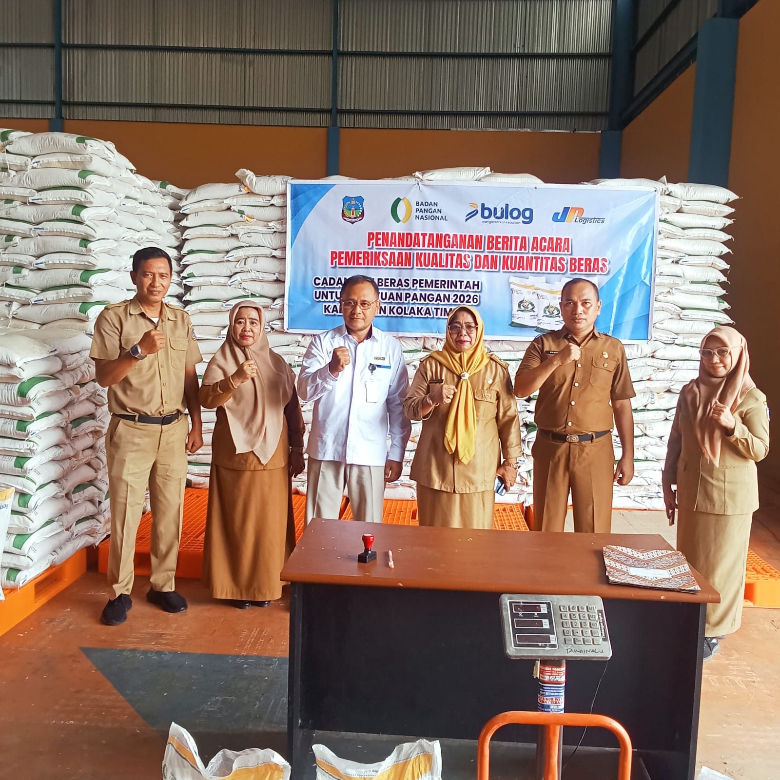 Pastikan Kualitas Terbaik, Pemda Koltim Periksa Bantuan Cadangan Beras Pemerintah Tahun 2026 di Gudang Bulog Tawainalu